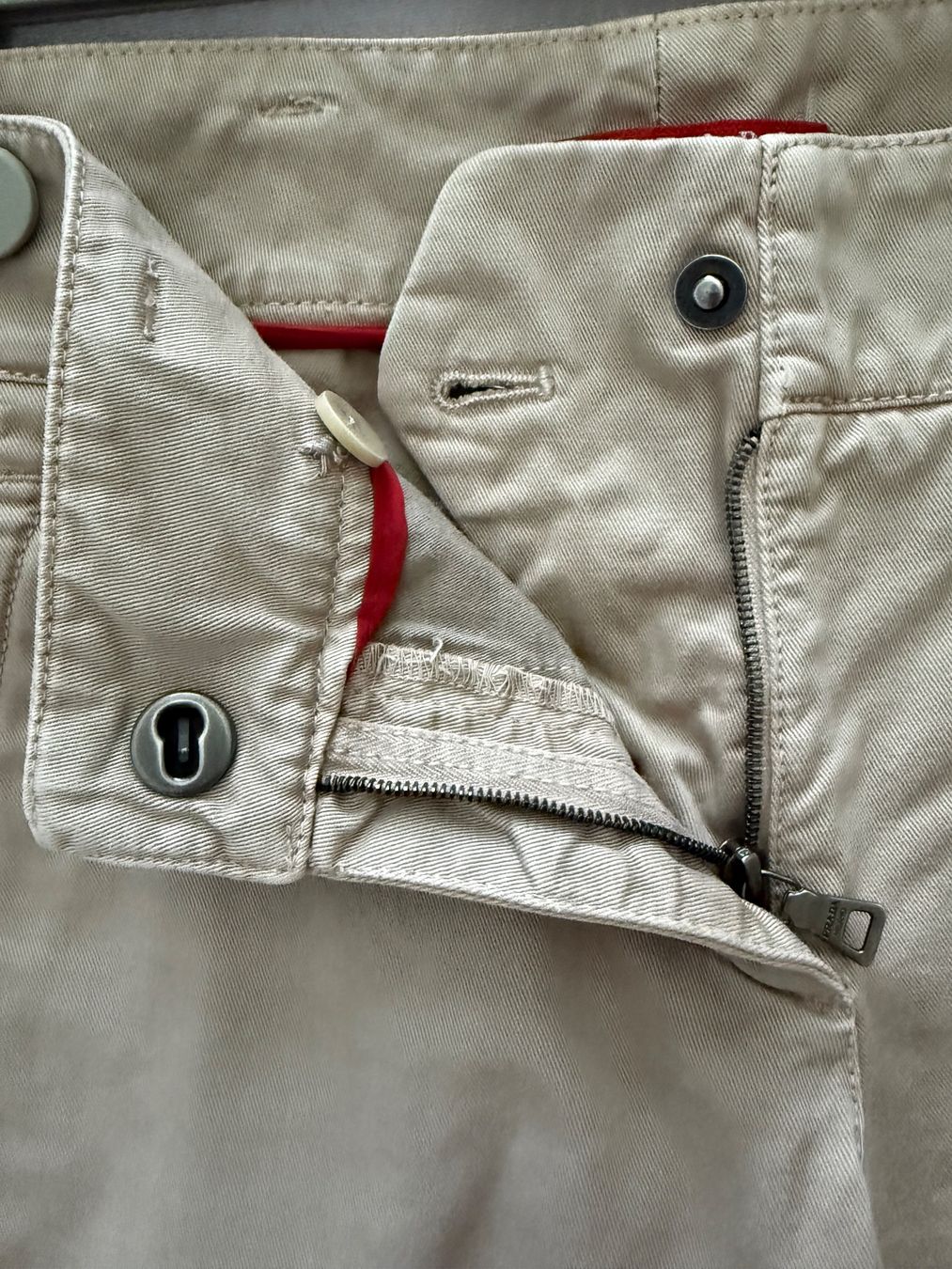 Prada Pantaloni: Prada Bermuda, Gr.38 (IT), beige – Nuovo (secondo la descrizione) da Adliswil venduto da mun_k9pf 3