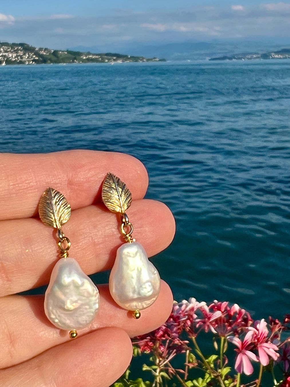 Orecchini pendenti & Orecchini a lobo: Keshi White Pearl Earrings - Gold Plated Silver – Nuovo e nell'imballaggio originale da Rüschlikon venduto da ThereseJewelryDesign 5