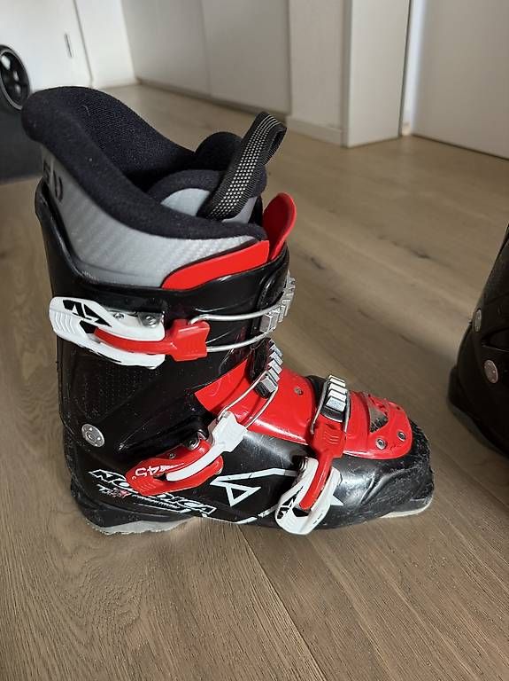 Scarpe per ragazzi: Skischuhe 24.5 – Usato da Uebeschi venduto da deb_2lnv 2