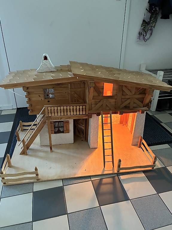 Casette per bambini: Krippe/Spielhaus – Usato da Zürich venduto da mue_28nb 1