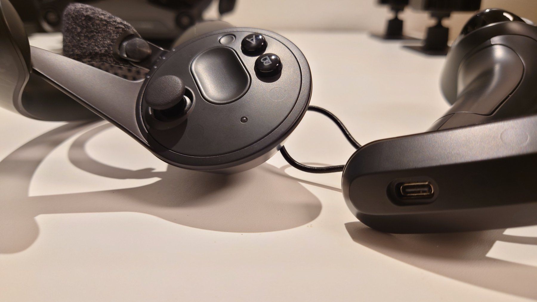 Valve Casco VR: Valve Index Steam VR Headset mit Controller & Basestations – Usato da Volketswil venduto da thedmo_seller 2