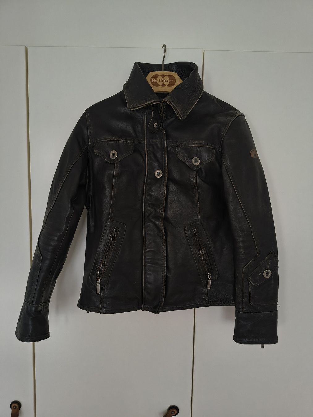 Held Giacche: Motorrad Damen Lederjacke Held – Usato da Luzern venduto da Kuro