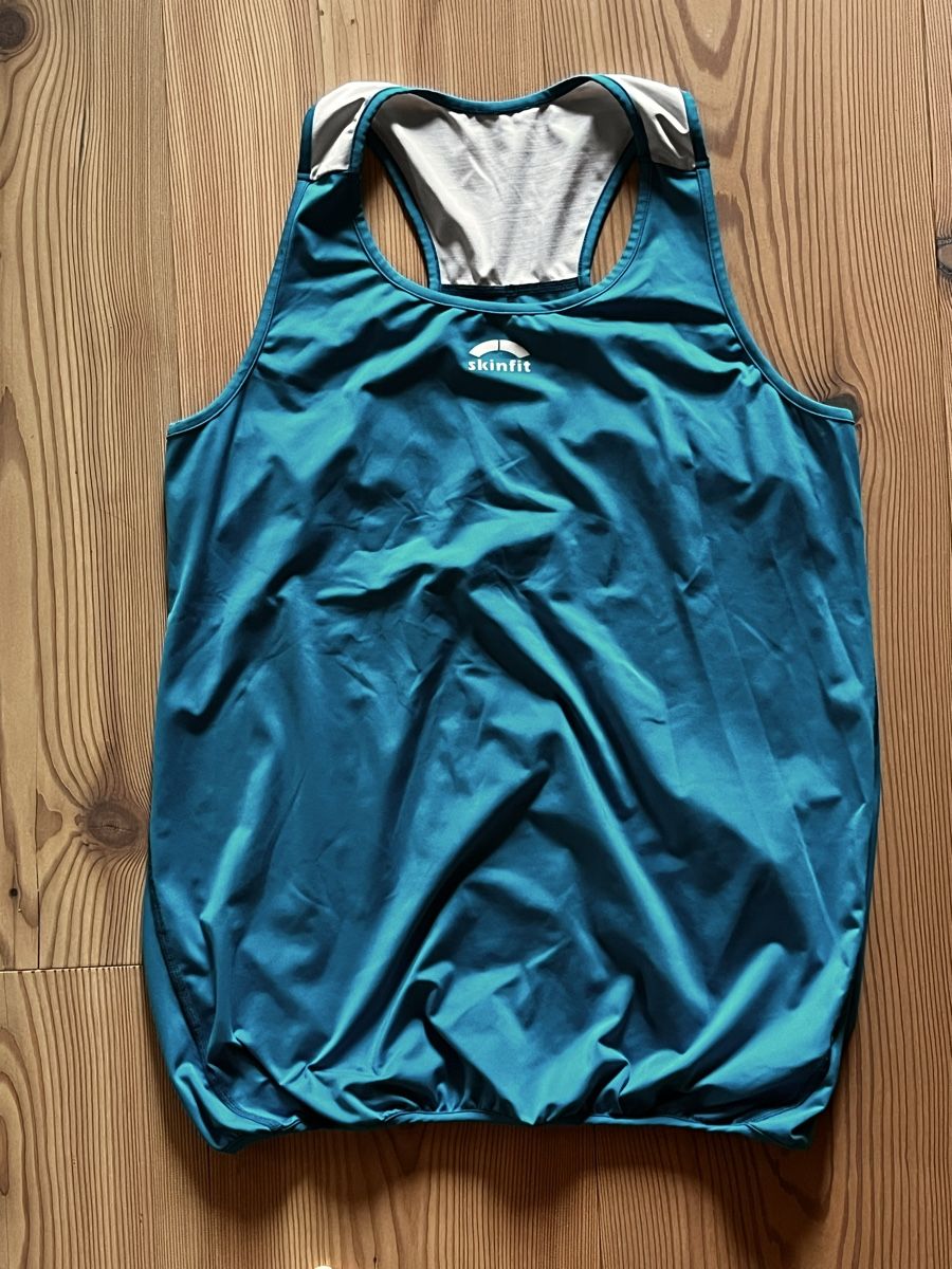 Skinfit Tops: Skinfit Tanktop Gr. M – Gebraucht aus Illnau von Anook05