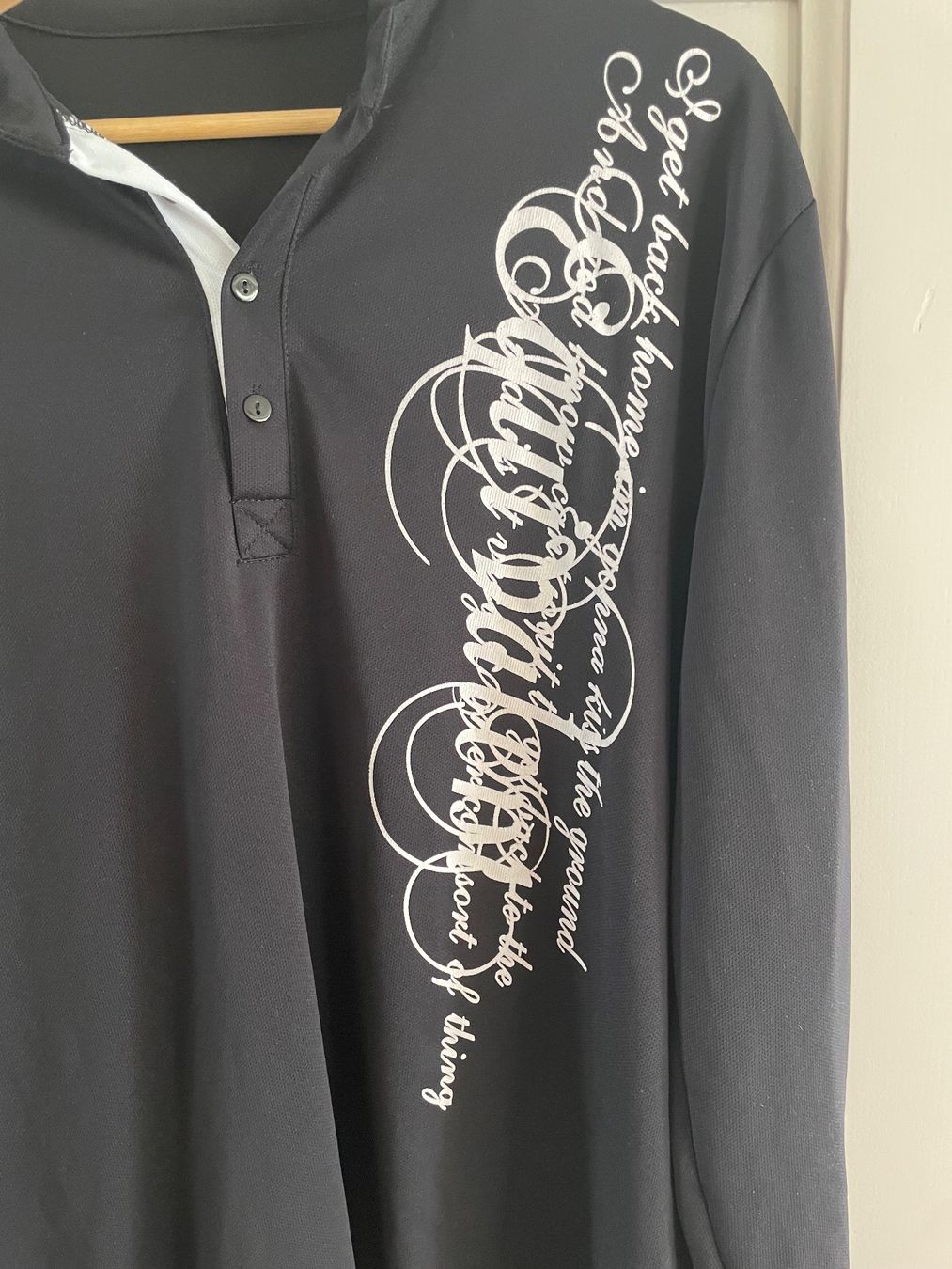 T-Shirts: Y2K Calligraphy Longsleeve Gr. L – Gebraucht aus Baden von deyaene 1