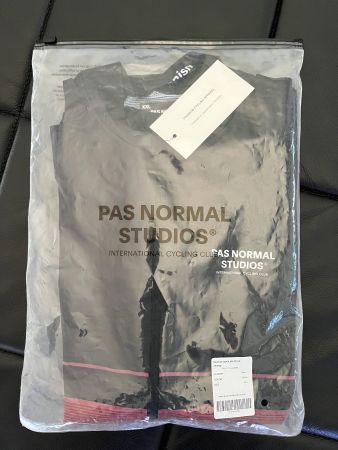 PAS NORMAL STUDIOS MEN’S MECHANISM LATE DROP JERSEY XXL NEU