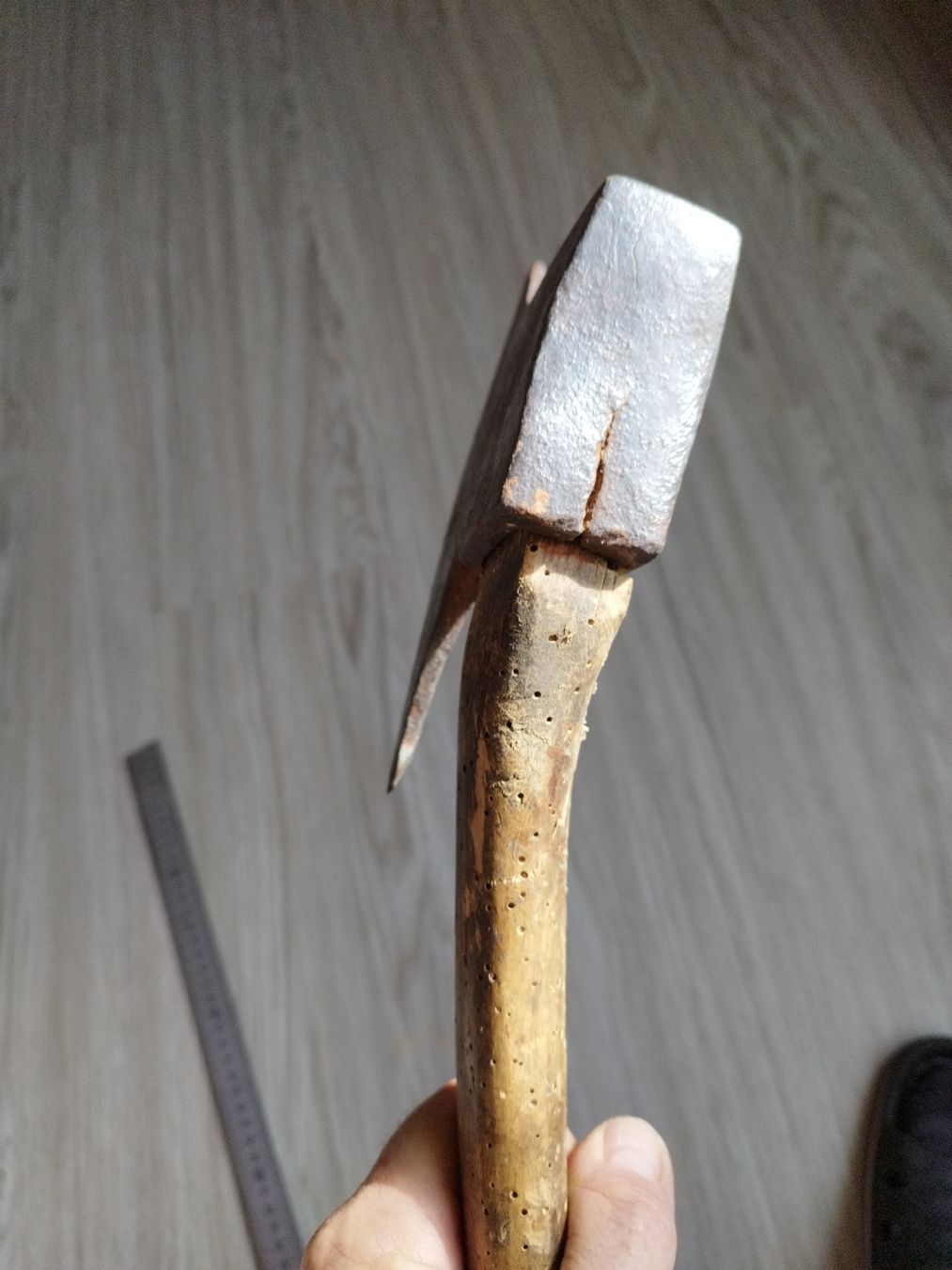 Tutti gli attrezzi: véritable hache ancienne – Difettoso da Vicques venduto da Pietro2 4
