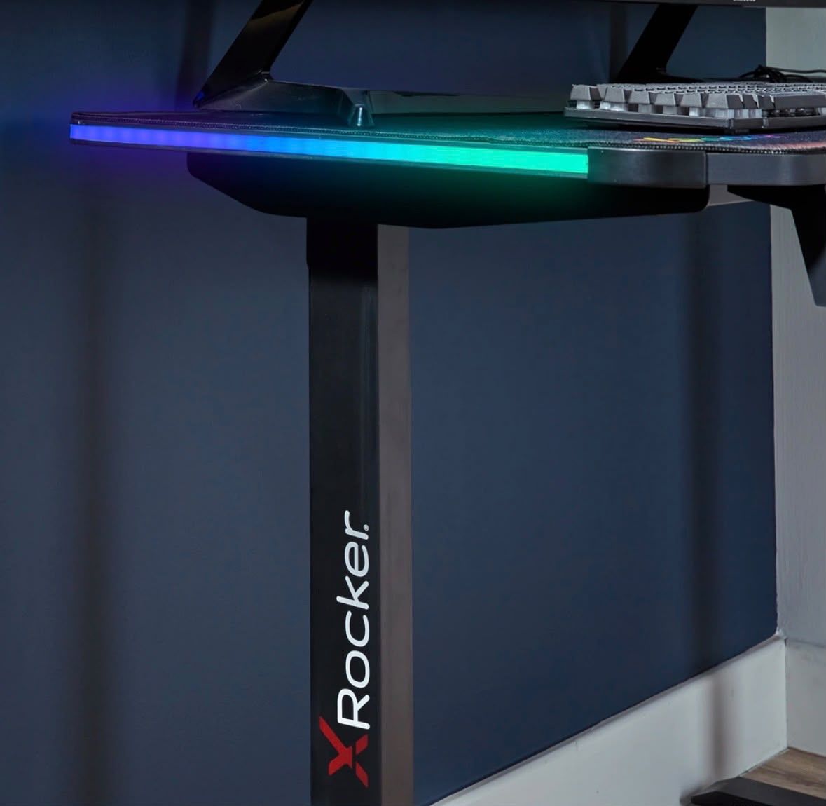 Bureaux: Led Gaming Schreibtisch – D'occasion à Erlinsbach SO par N.S.87 4