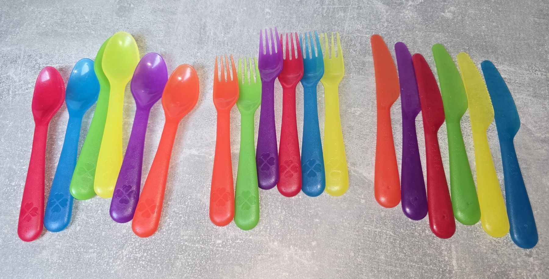 Ikea Set di posate: Buntes Kinderbesteck-Set, 15-teilig – Usato da Aadorf venduto da Blutengel1980