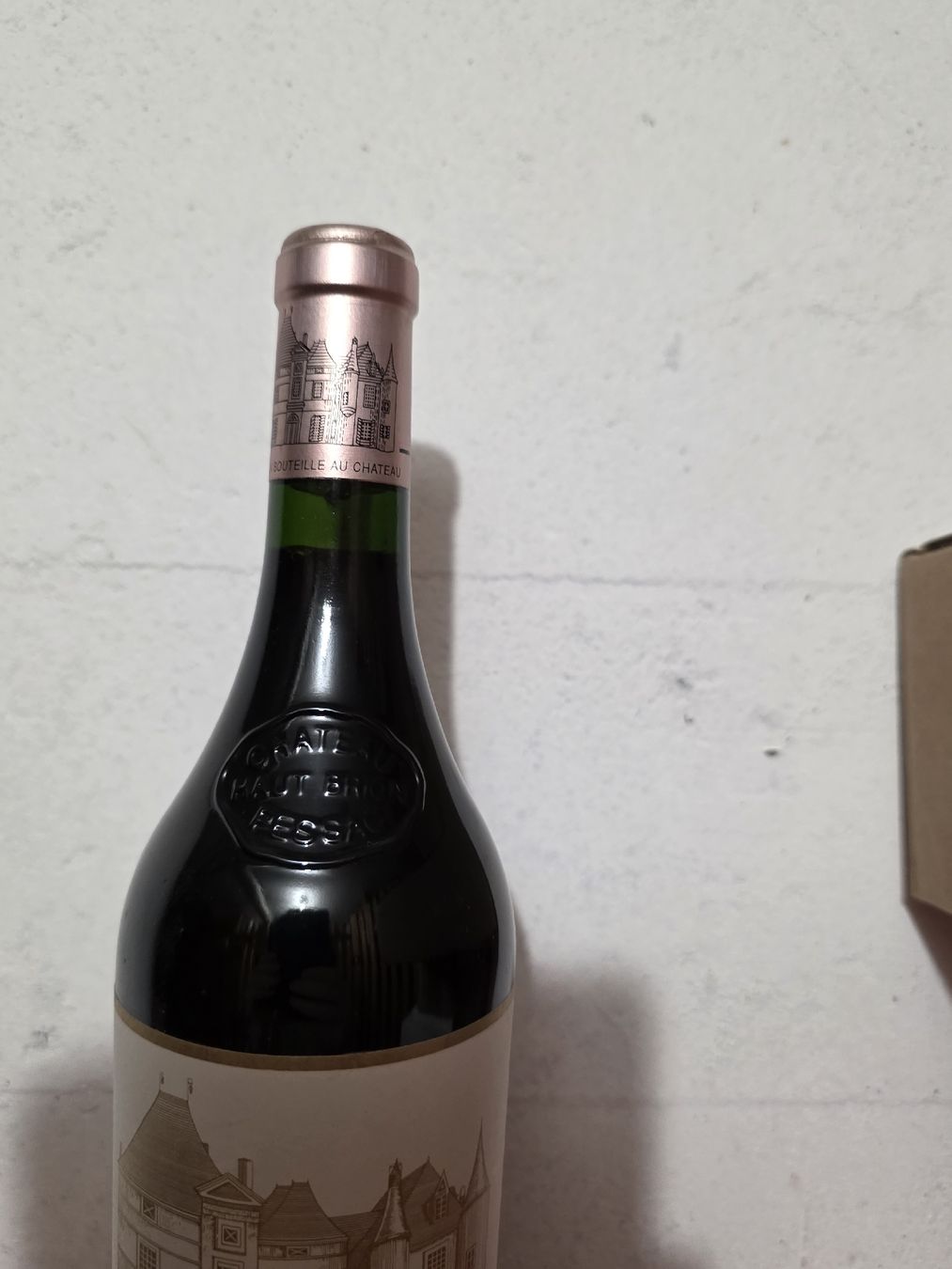 Haut-Brion Vino: Chateau Haut-Brion, 2004. 93/100 WA – Nuovo e nell'imballaggio originale da Zürich venduto da Best_World_Wines 2
