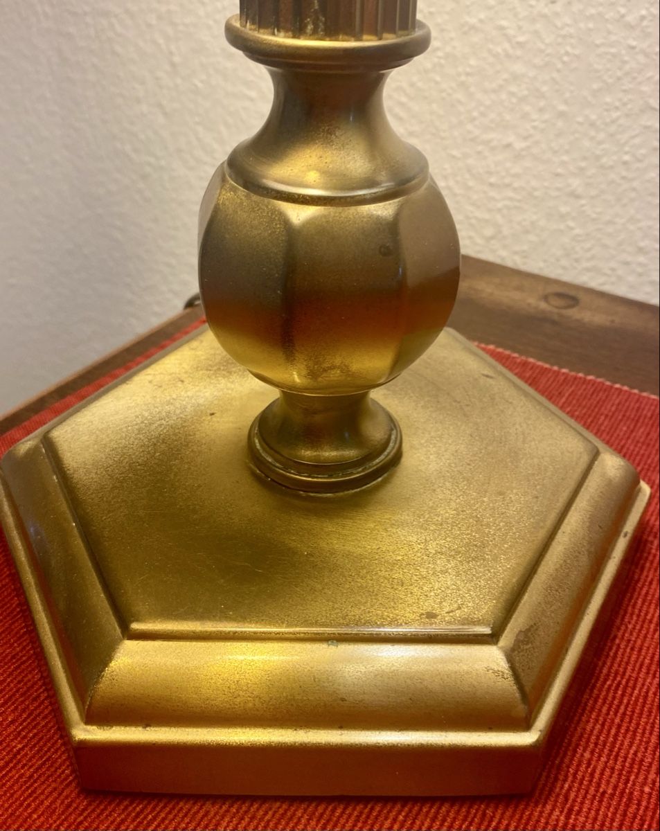 Lampade: Klassische Tischlampe mit Messingfuss & Stoffschirm – Usato da Gebenstorf venduto da Patrycja 4