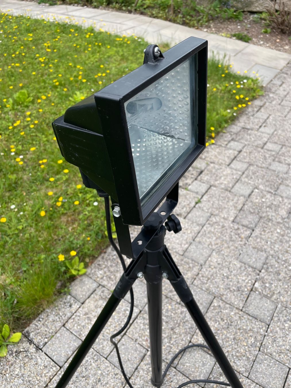 Lampade: Halogen-Baulampe/Scheinwerfer auf Stativ +Ersatzhalogenstäbe – Usato da Winterthur venduto da moschtli20 2