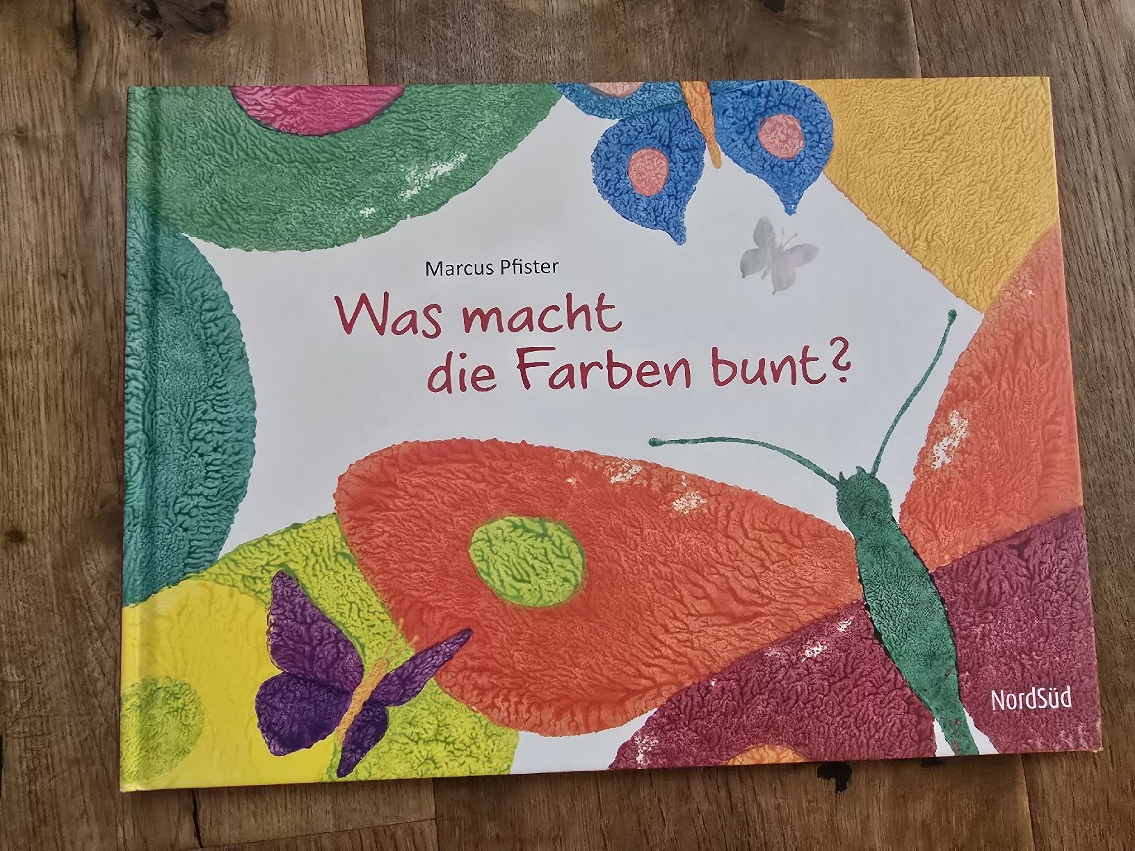 Bücher: Kinderbuch "Was macht die Farben bunt?" Marcus Pfister – Gebraucht aus Wittenbach von Tigerlili