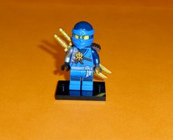 Lego Ninjago / Minifigur njo0258 Jay (Honor Robe) + Waffen
