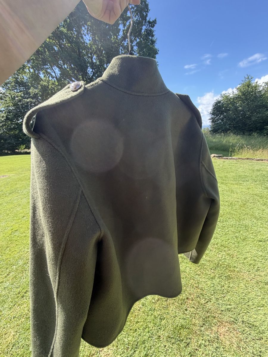 Maje Giacche: Maje Button-Embellished Wool Jacke – Nuovo (secondo la descrizione) da Küsnacht ZH venduto da lyd_8mmf 2
