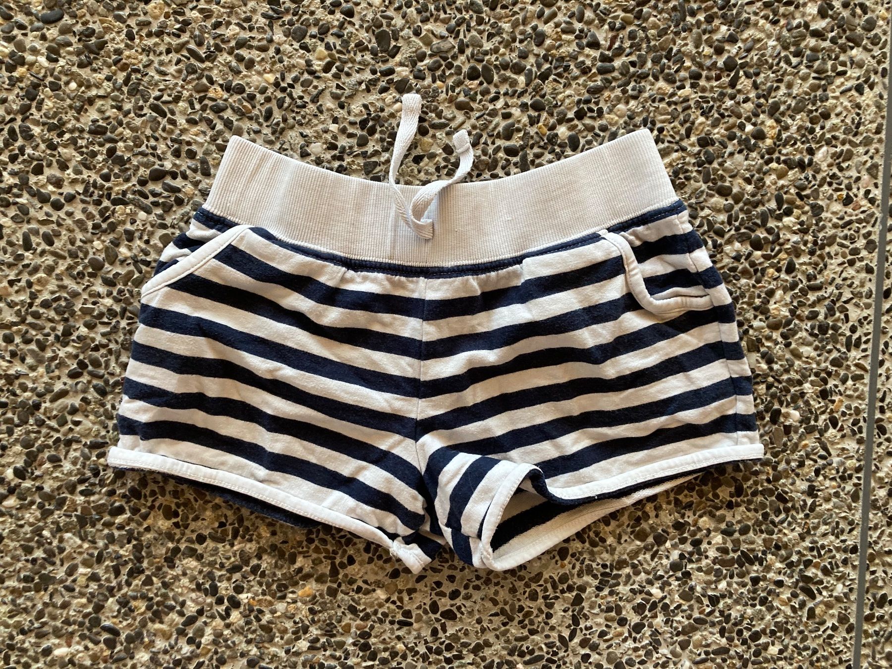 Pantaloni: Shorts, kurze Hose, Gr. 128 10% BW – Usato da Aetingen venduto da Nadinsky