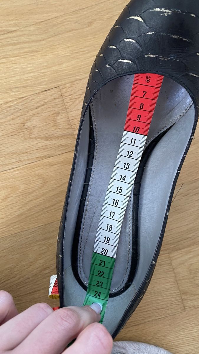 Sergio Rossi Scarpe da donna: SERGIO ROSSI DESIGNER PUMPS SCHWARZ GRÖSSE 38 – Usato da Thalwil venduto da olh_7cpg 8
