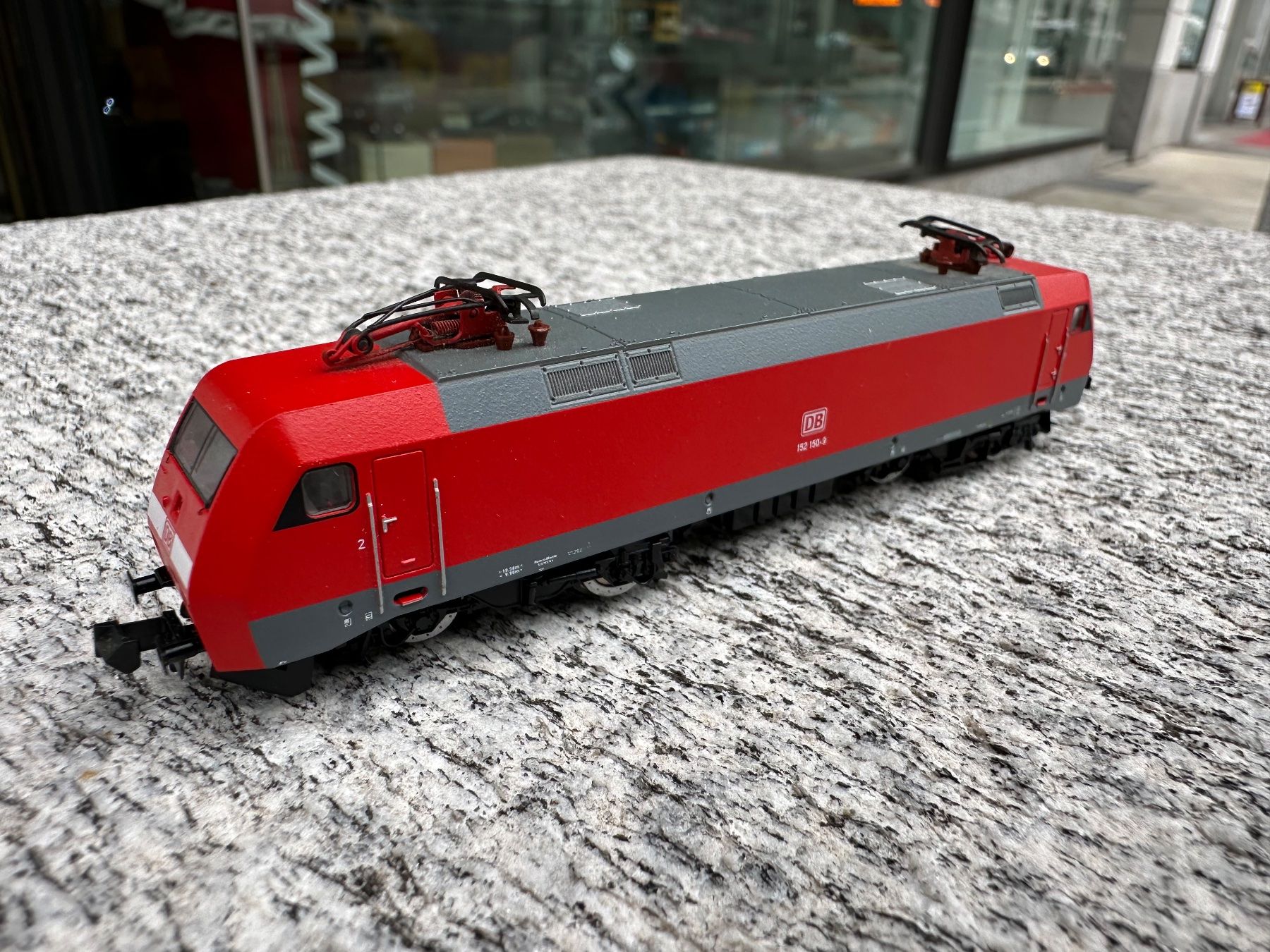 Trix Modellini di ferrovie: Minitrix Spur N E-lok BR 152 DB 12762 – Usato da Chiasso venduto da Carrara-Modellismo 3