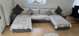 Großes U-Sofa mit Schlaffunktion 