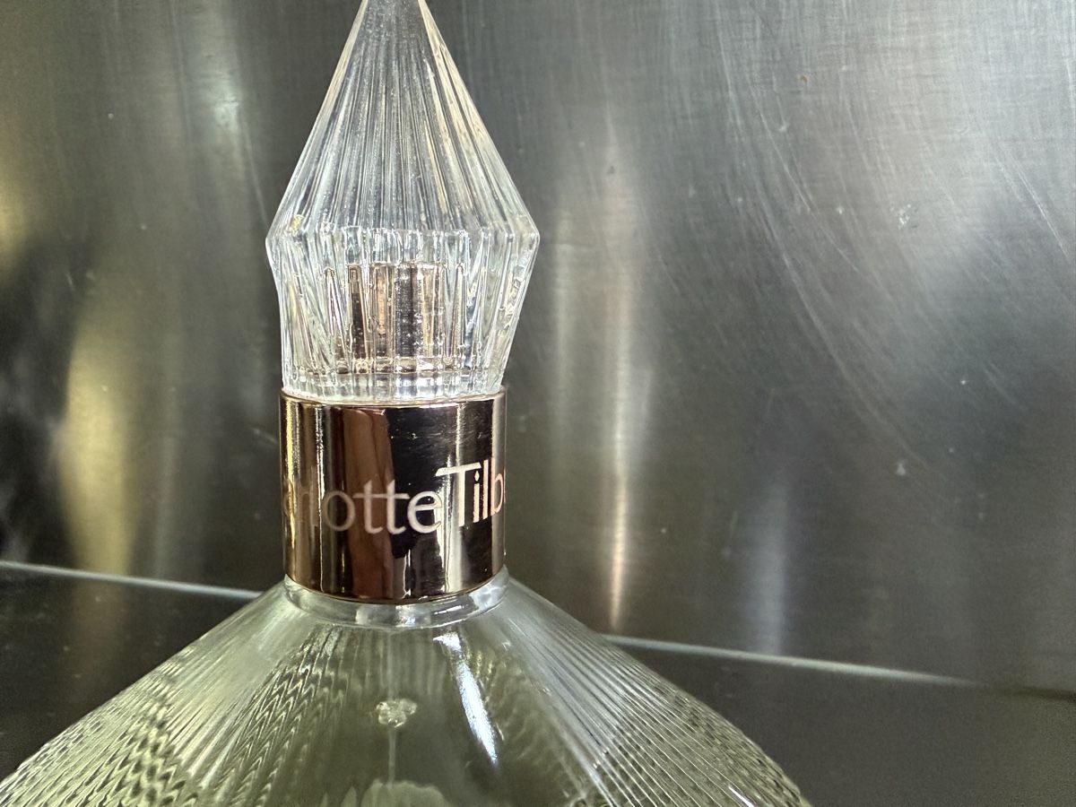 Charlotte Tilbury Profumi & Eau de Toilette: Charlotte Tilbury Parfum 100 ml – Usato da Matten b. Interl venduto da Kings-Fashion 1