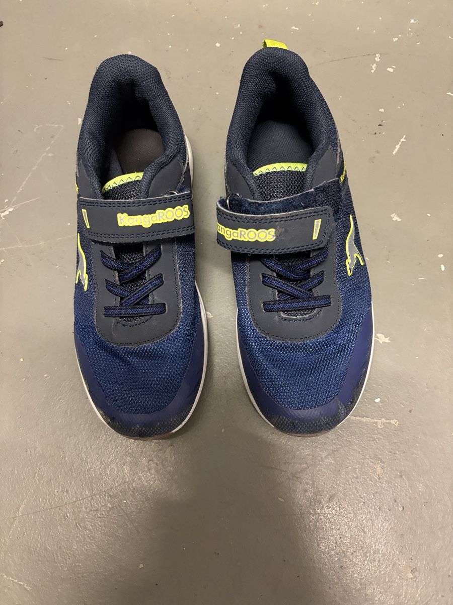 Schuhe für Jungen: Hallenschuhe 33 – Gebraucht aus Wimmis von Soccerfanshop 3