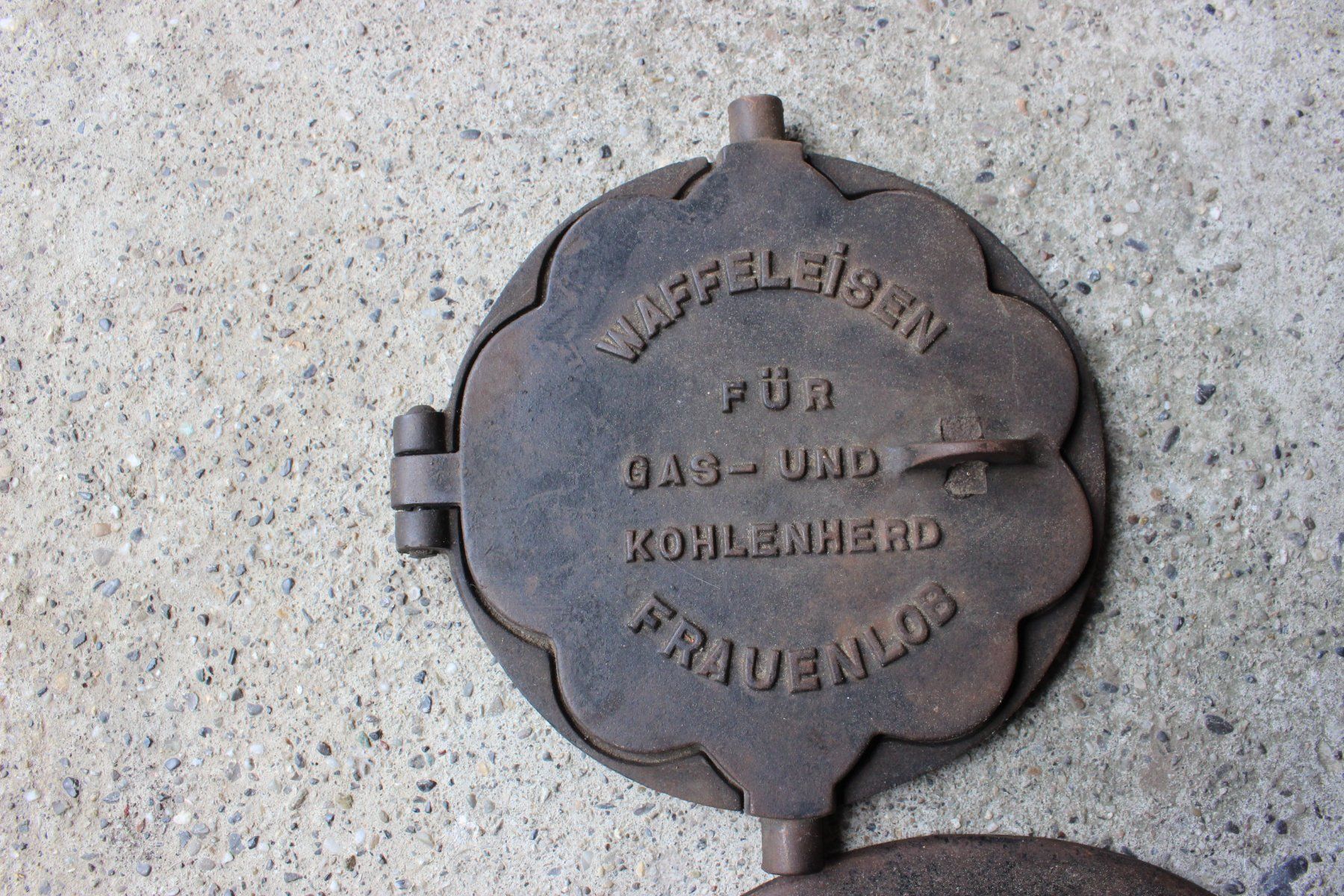 Elettrodomestici da cucina: Antikes Waffeleisen – Usato da Rüegsauschachen venduto da Karjan 3
