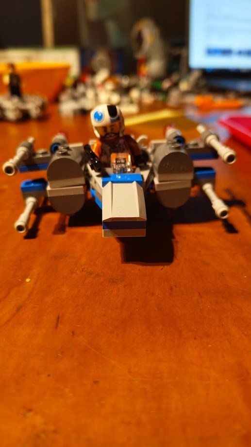 Lego Giocattoli: LEGO Star Wars X-Wing--gebraucht & komplett – Usato da Kaufdorf venduto da Atevileye 1