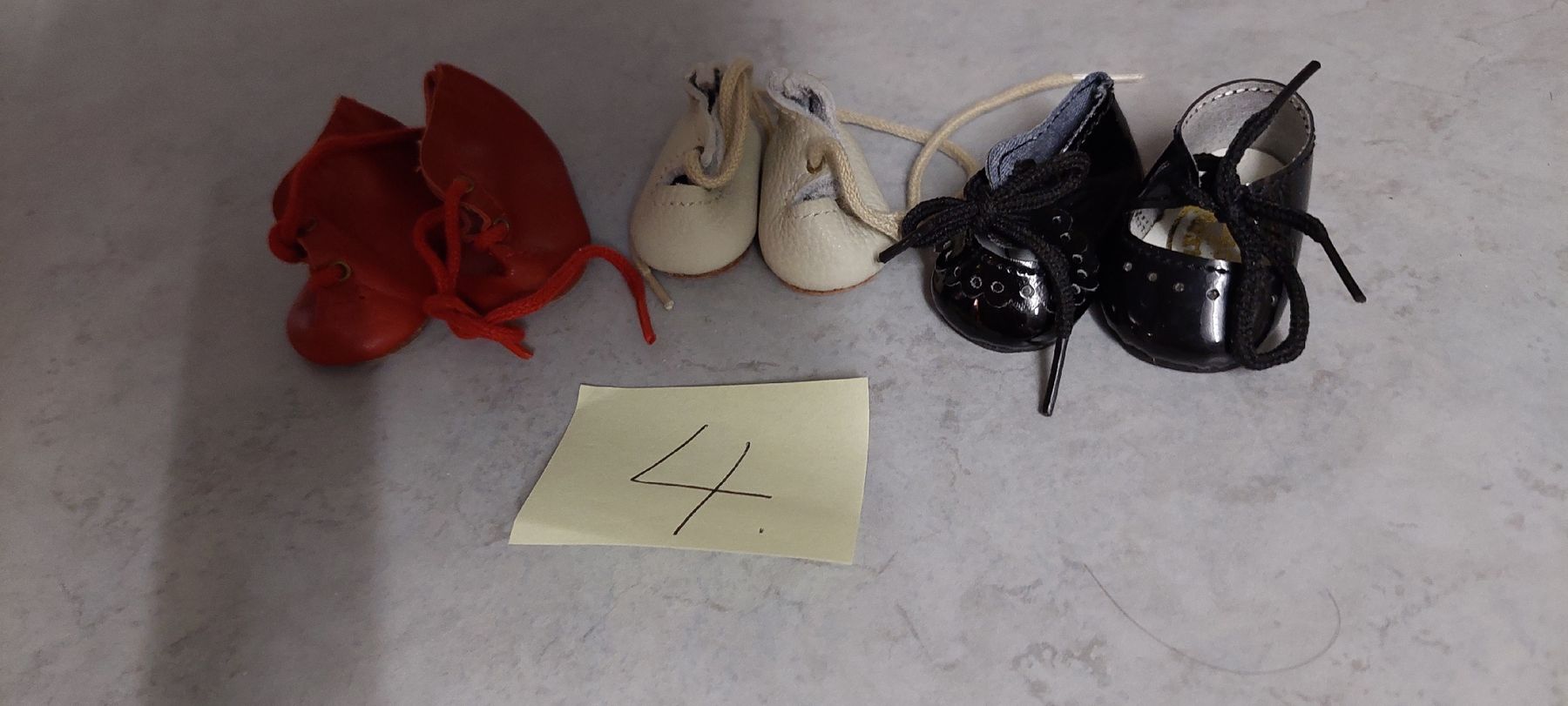 Puppen: Puppenschuhe – Gebraucht aus Muri AG von nindo1