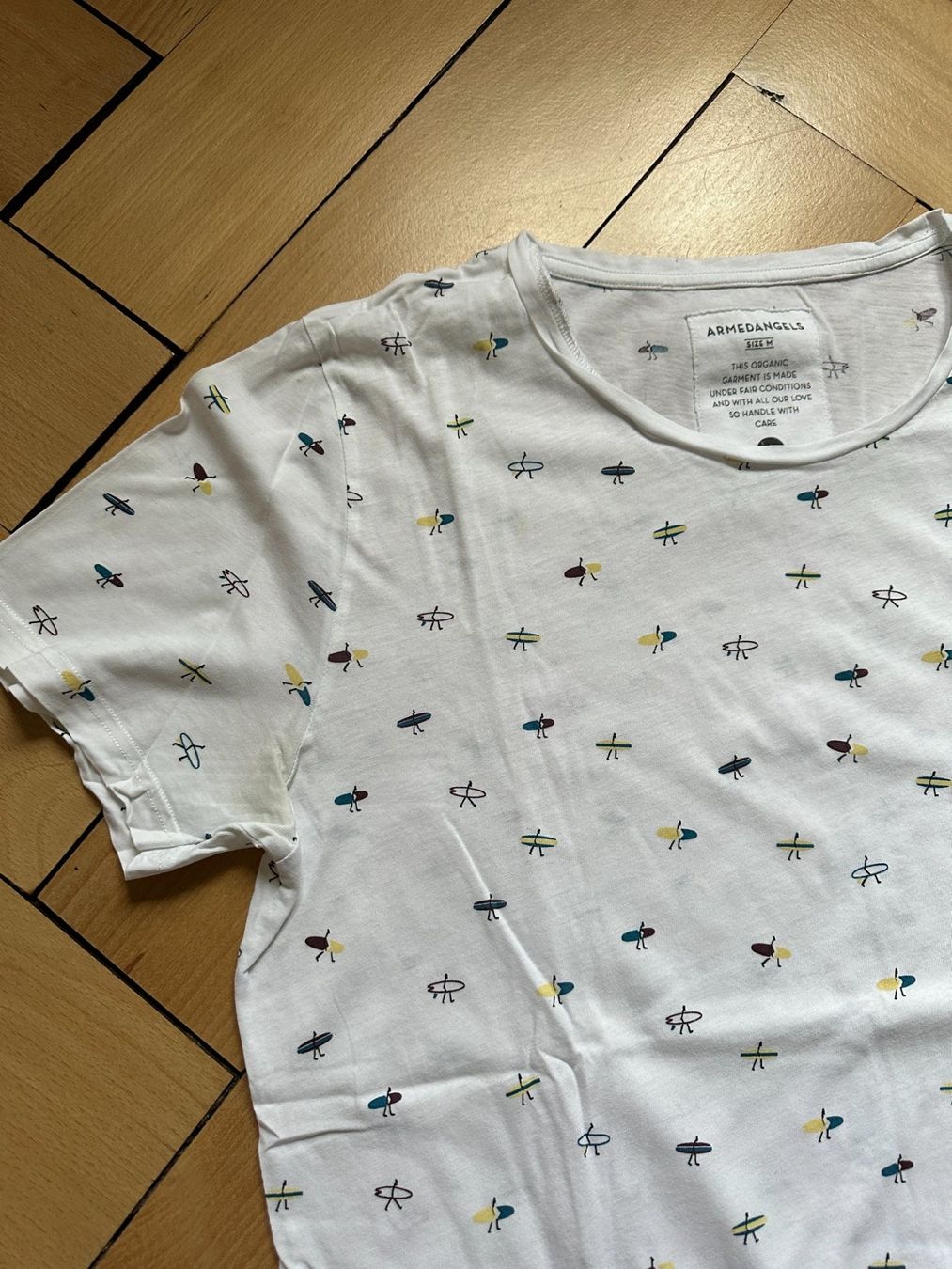 Armedangels T-shirt: ARMEDANGELS - T-Shirt weiss gemustert M – Usato da Zürich venduto da Diazaio 1