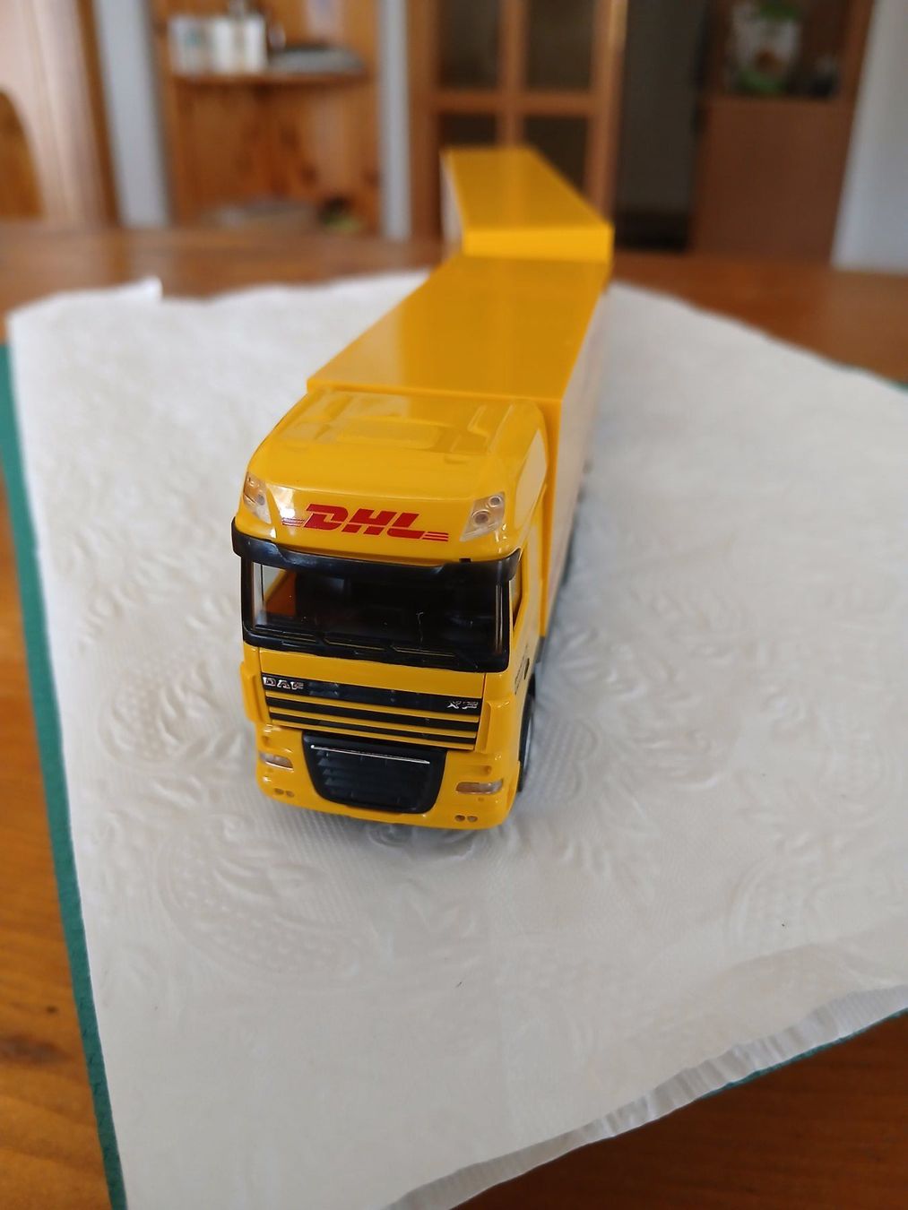 Daf Modellini d'auto: DAF XF Roadtrain 3-a 5-a DHL gelb & Opel Vivaro Van – Nuovo (secondo la descrizione) da Salgesch venduto da andiroues 1