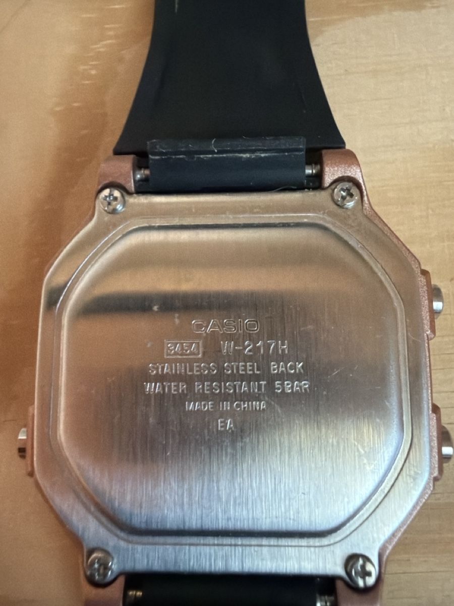 Casio Uhren: Casio Digitaluhr L.A. 2020 Gebraucht – Gebraucht aus Suhr von MA_Tz_Vz5 2