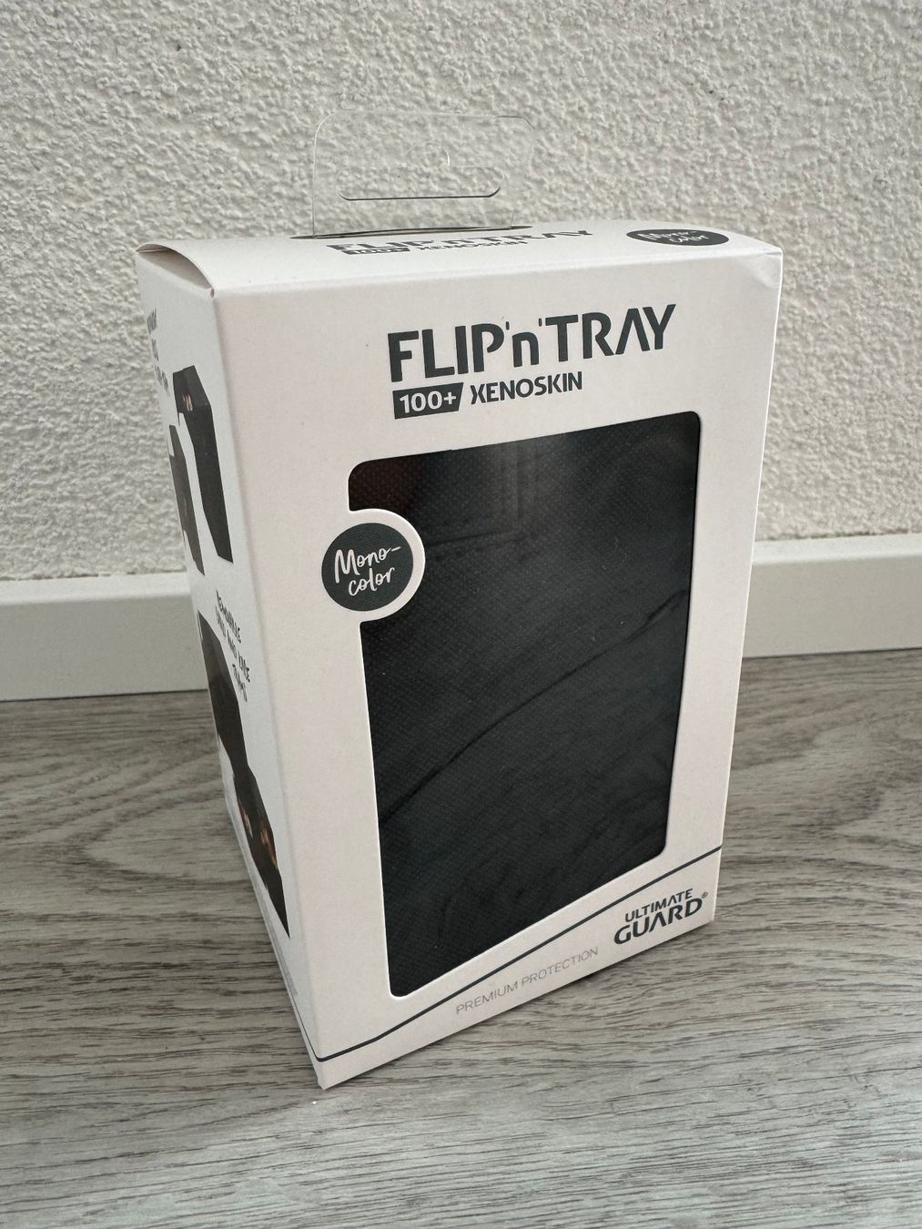 Magic The Gathering Sammelbilder & Trading cards: Ultimate Guard Flip'n'Tray 100+ Xenoskin Schwarz – Neu und originalverpackt aus Weinfelden von Yenaris