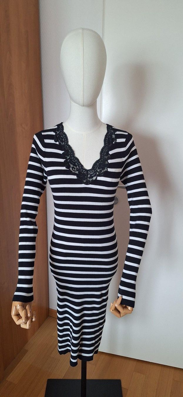 Morgan Vestiti: Morgan, robe pull – Nuovo (secondo la descrizione) da Lussery-Villars venduto da pousinete02