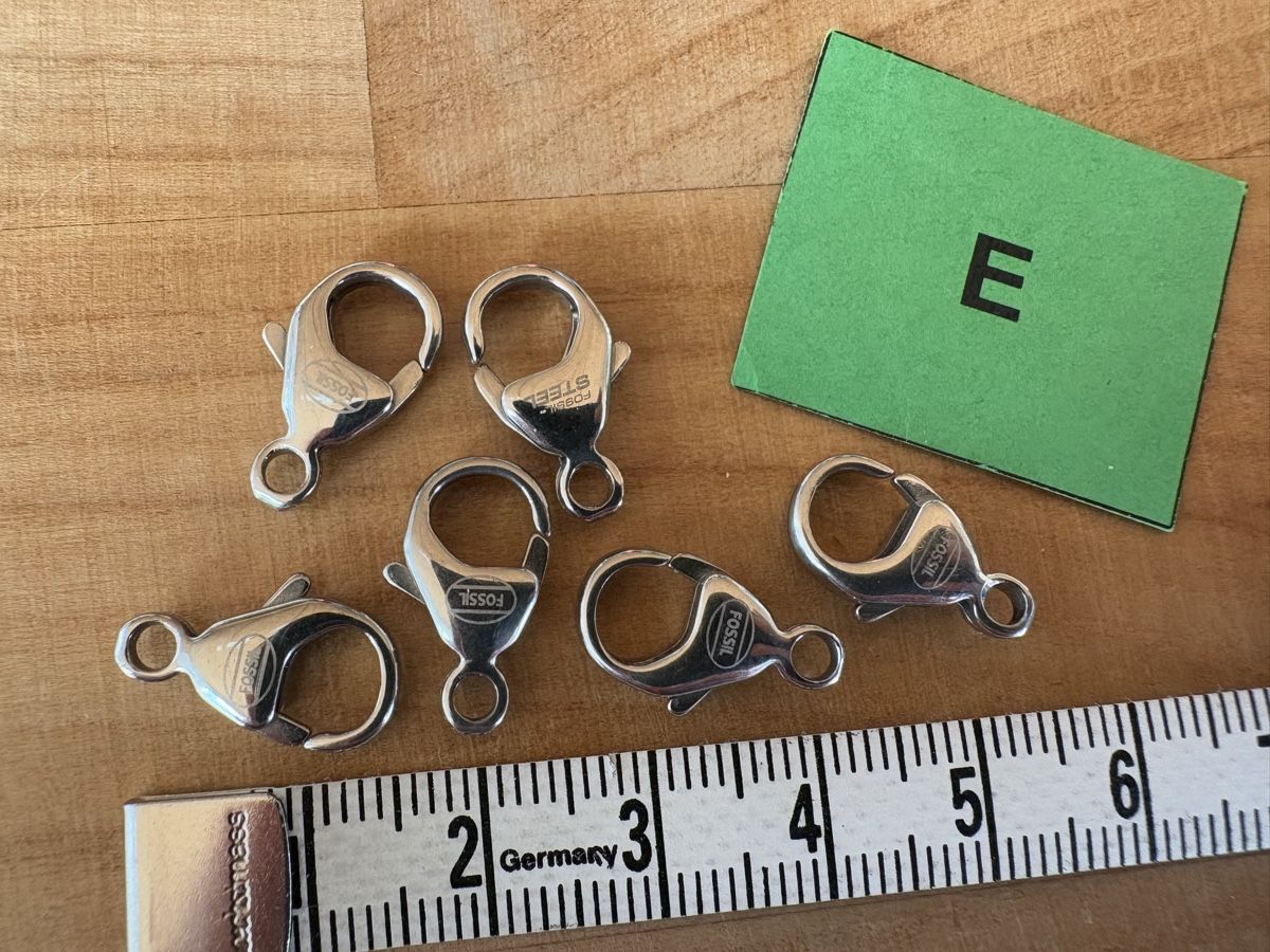 Perle (finte): 6 Modeschmuck Karabiener von Fossil – Nuovo (secondo la descrizione) da Rümlang venduto da resale35