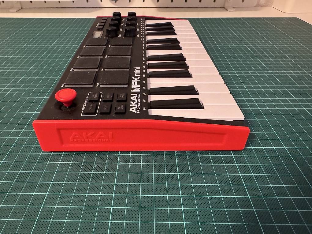 Musikinstrumente: AKAI Professional MPK mini MIDI-Keyboard – Gebraucht aus Rieden AG von hedgey 3