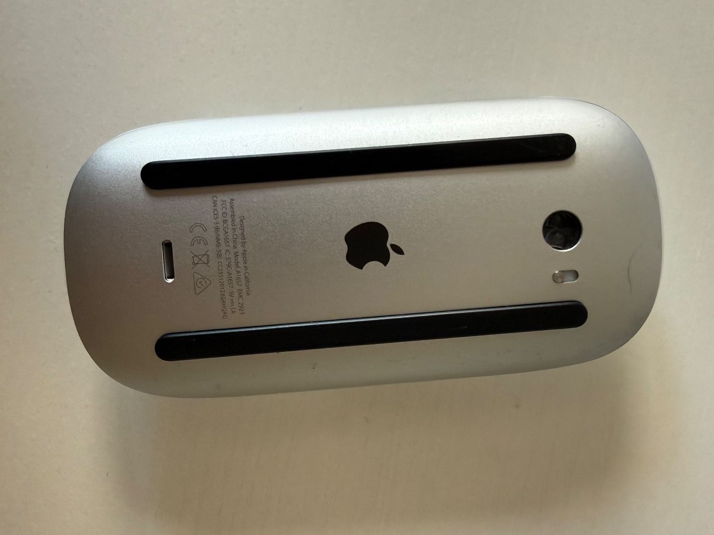 Apple Souris: Apple Magic Mouse 2 A1657 (Bluetooth, kabellos) – D'occasion à Uettligen par Leoniexx 1