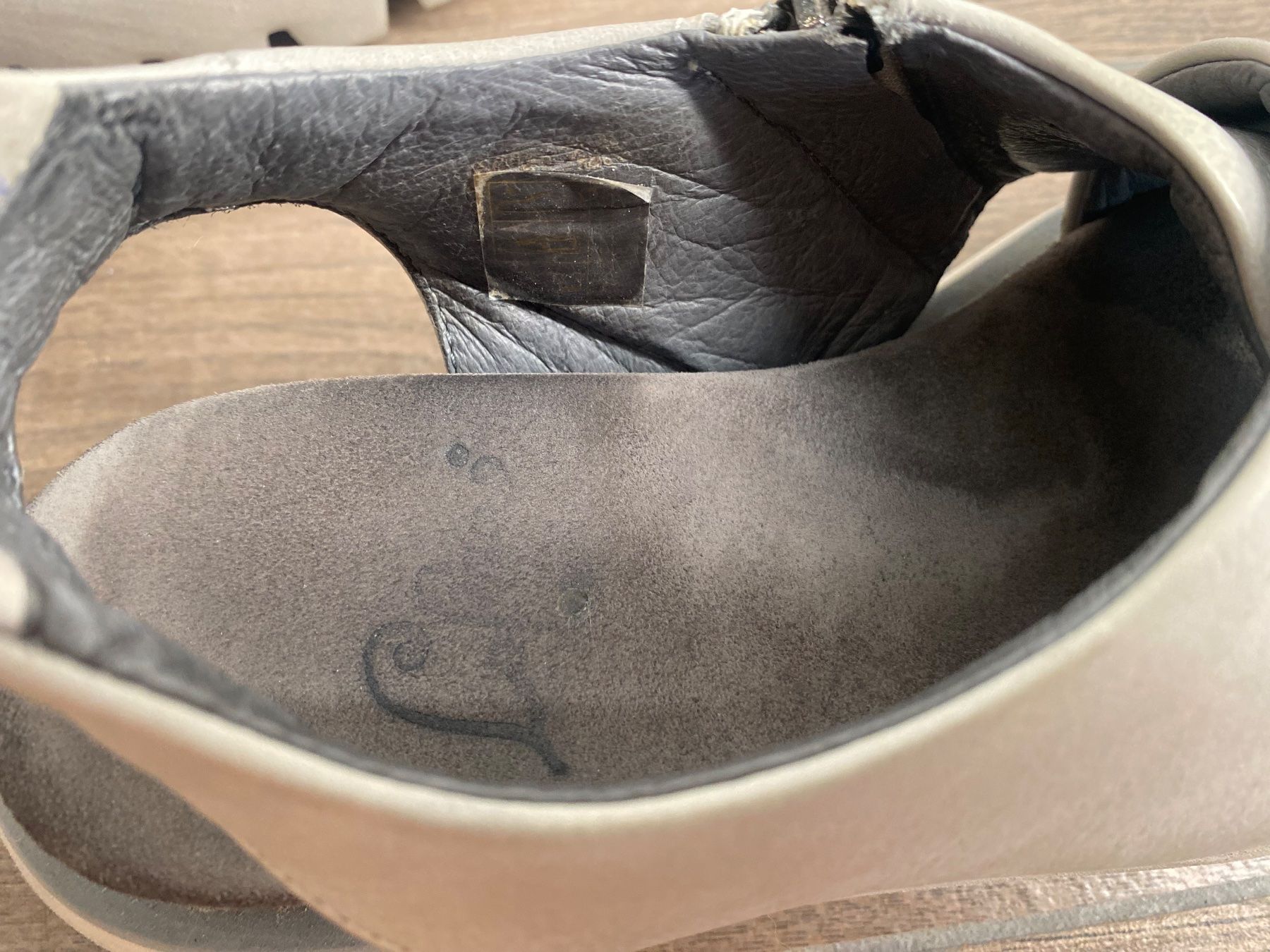 Lofina Damenschuhe: Lofina Sandalen grau Gr. 37 – Gebraucht aus Arlesheim von san_w9vr 6