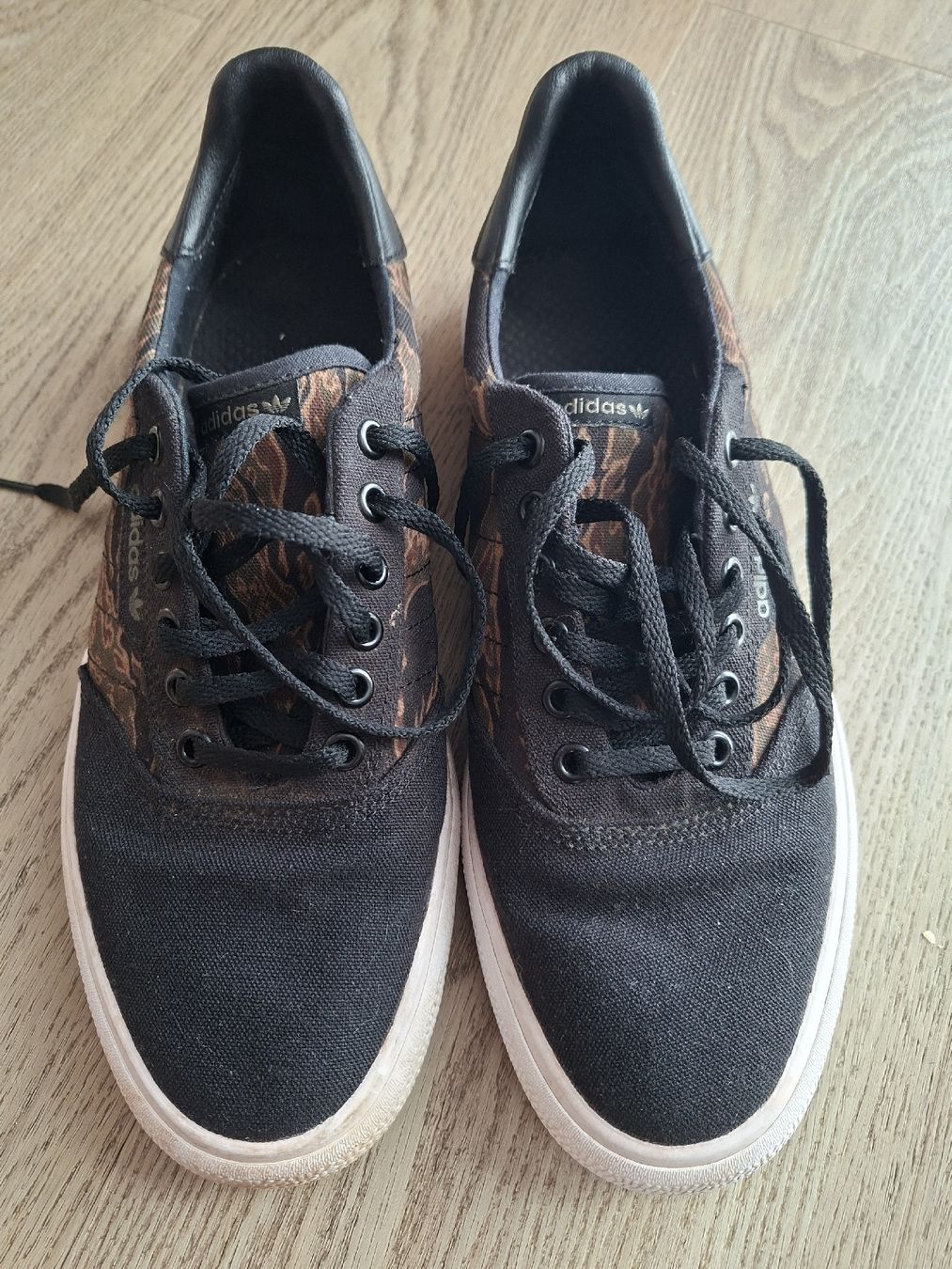 Adidas Scarpe da uomo: basket adidas taille 43,5 – Usato da Chavannes-de-Bogis venduto da senator635 1