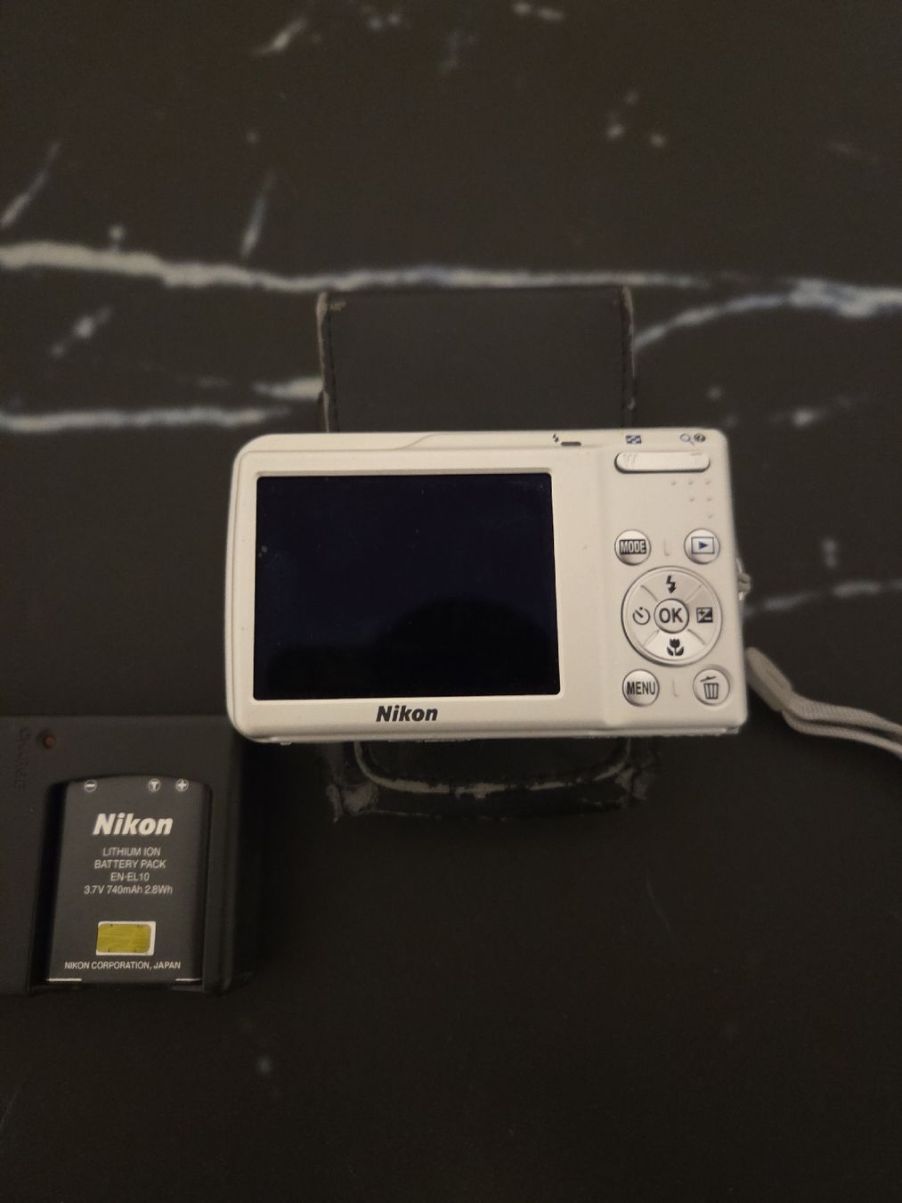 Nikon Fotocamera: Nikon Coolpix S210 Digitalkamera mit Ladegerät – Usato da Morschach venduto da bluefisch396 2