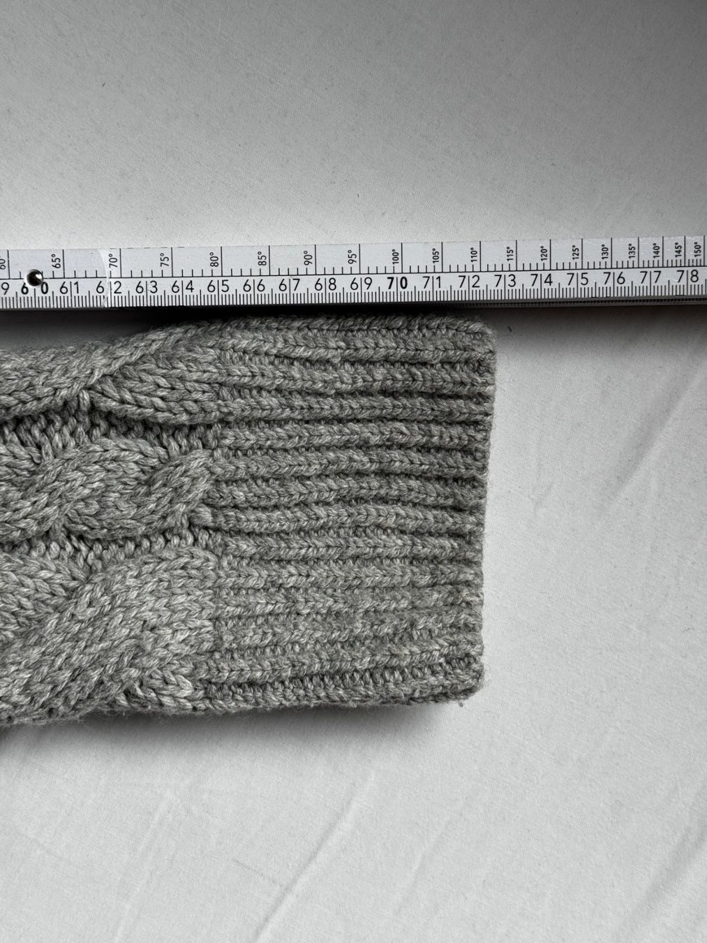 H&M Maglioni & Felpe: H&M Kabelstrick Pullover, primär aus Wolle – Usato da Vilters venduto da Sidsel_M 4