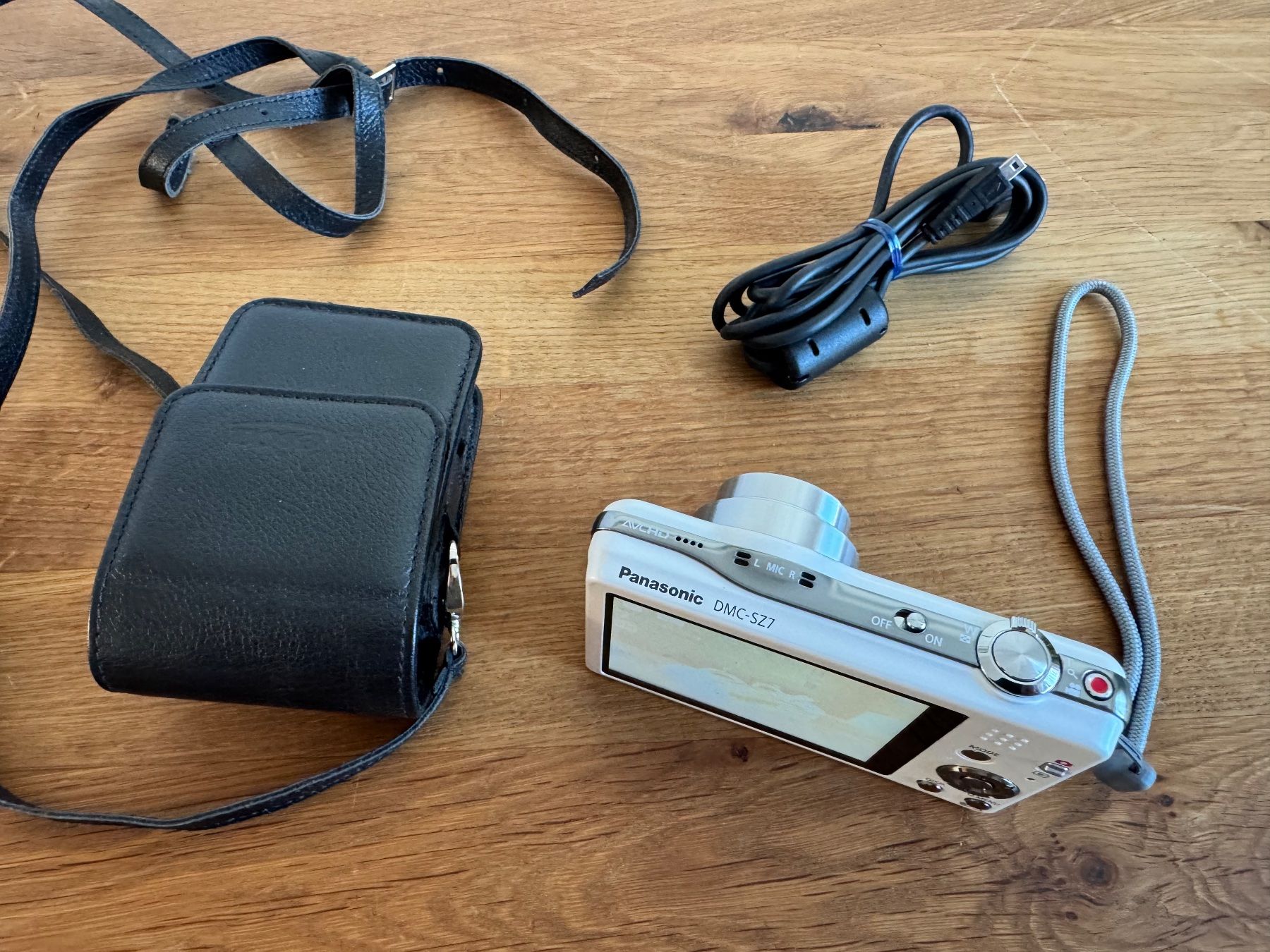Panasonic Fotocamera: Panasonic DMC-SZ7 Digitalkamera – Nuovo (secondo la descrizione) da Frauenfeld venduto da guli11 5