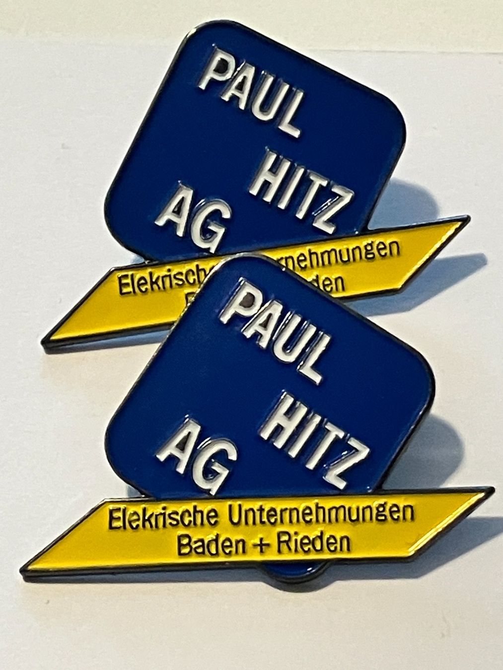 Plaketten & Abzeichen: 2 Pin Paul Hitz AG Baden&Rieden – Gebraucht aus Basel von djwwpp
