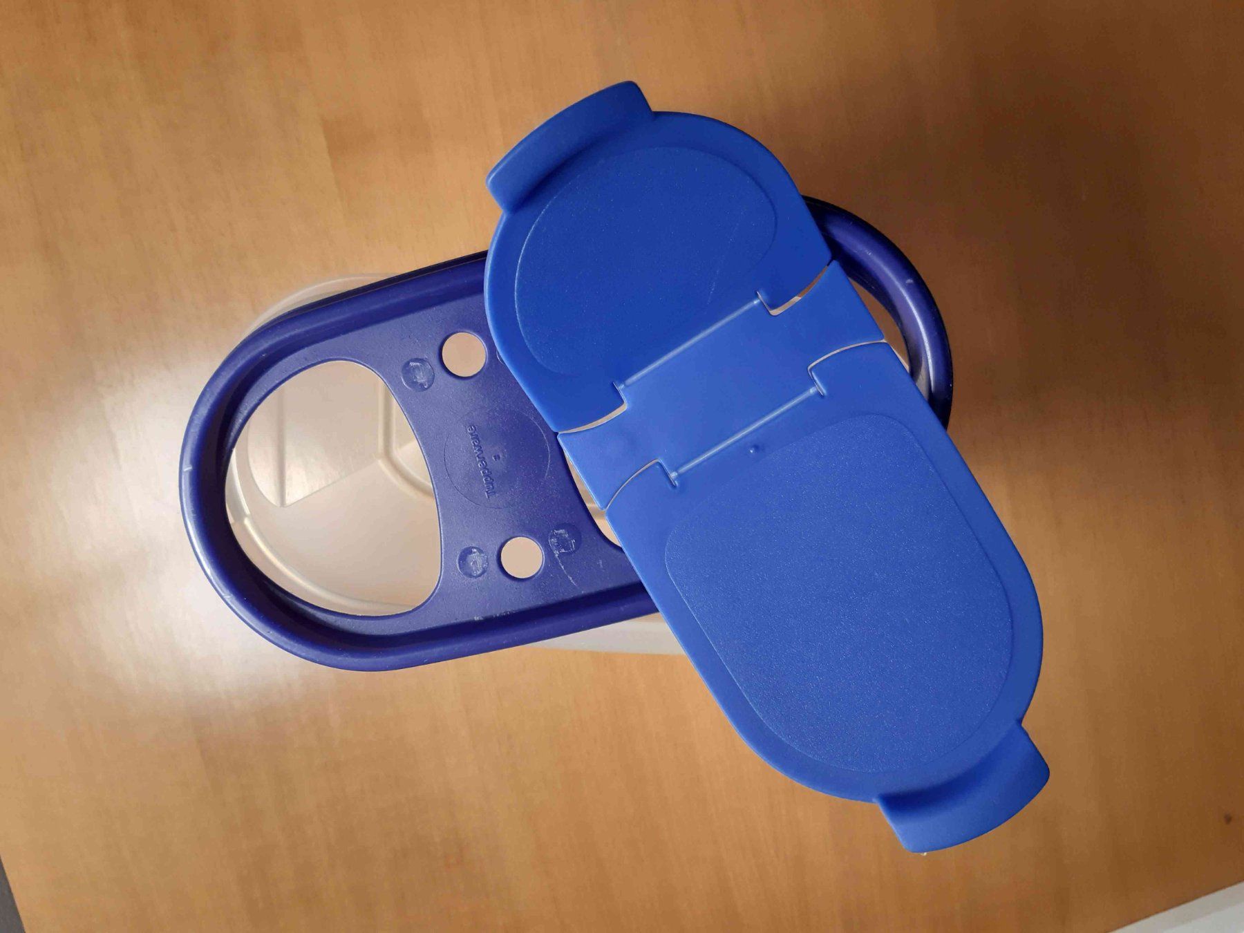 Tupperware Behälter & Ähnliches: Tupperware Vorratsdose blau transparent – Gebraucht aus Windisch von Re_ 2
