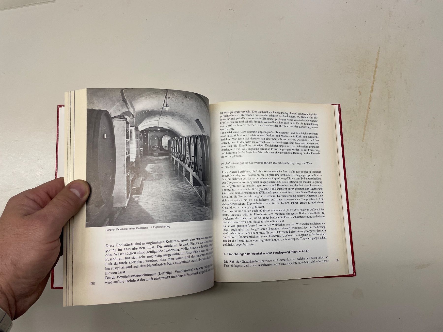 Libri: Buch: Das Weinbuch – Usato da Winterthur venduto da sportdisco2 7