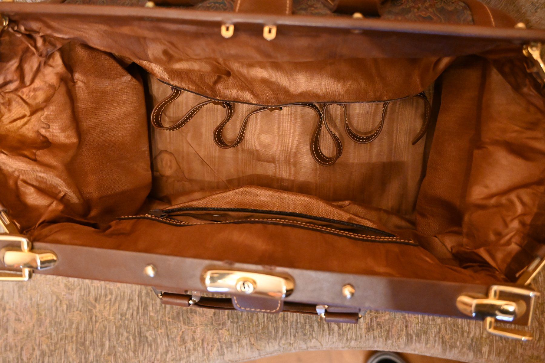 Borse: Handtasche Stil Arzttasche – Usato da Dietikon venduto da Bhelbling 3