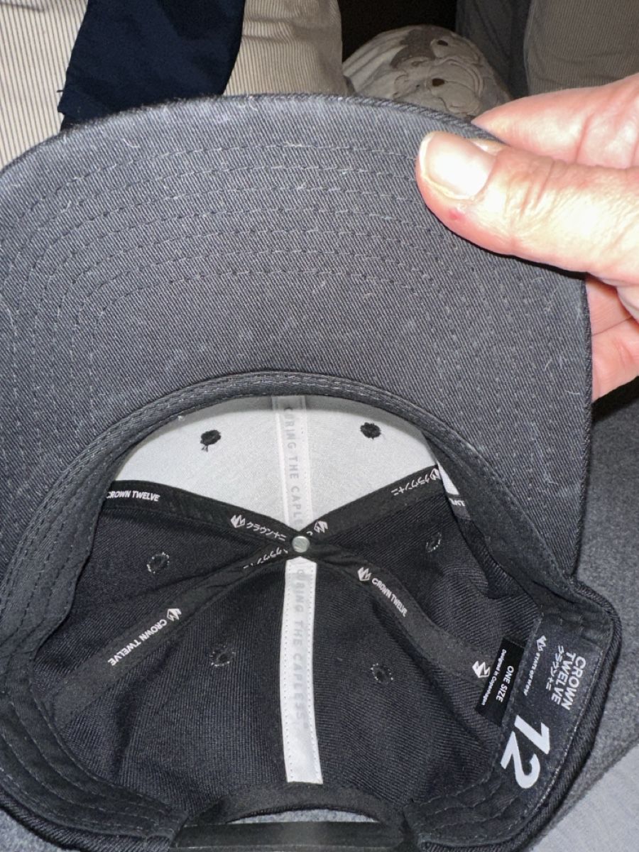 Vestes & Manteaux: Caps Nike & Crown – D'occasion à Schlieren par Gizmo8952 1