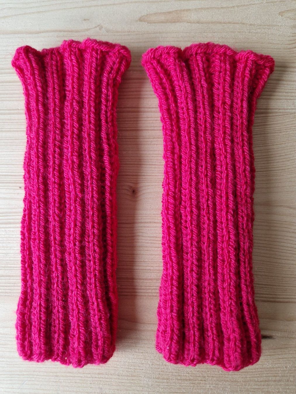 Handschuhe & Handstulpen: Mittl, Pulswärmer neu/dunkelrosa – Neu und originalverpackt aus Münchenbuchsee von Aare22