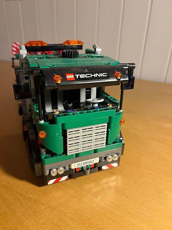 Jeux de construction: Lego Technic Abschlepptruck, 42008 – D'occasion à Flims Waldhaus par Cwi80 1