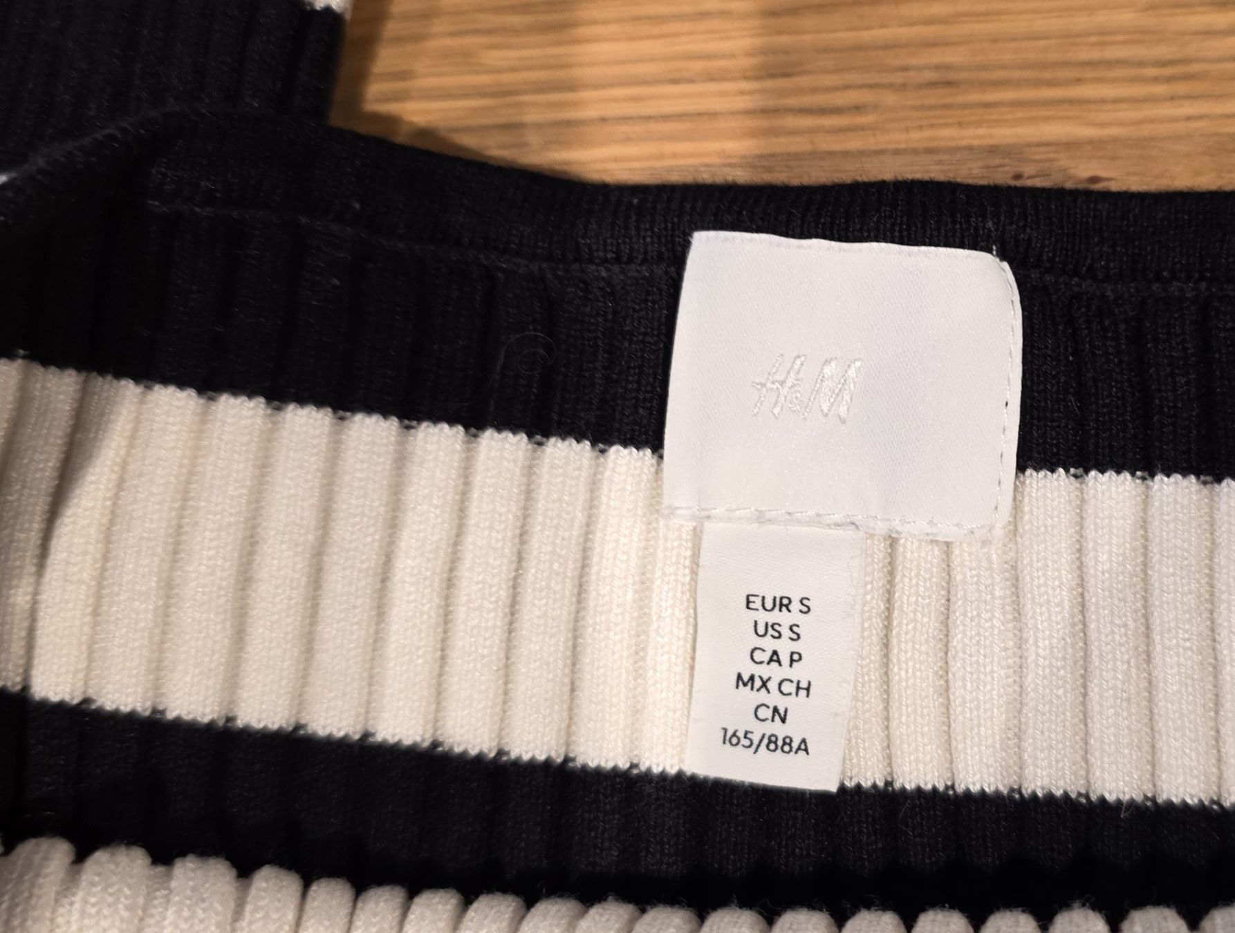 H&M Lotti di vestiti: H&M Zweiteiler Set (Pullover & Rock) – Nuovo (secondo la descrizione) da Rheinfelden venduto da Julanna 2