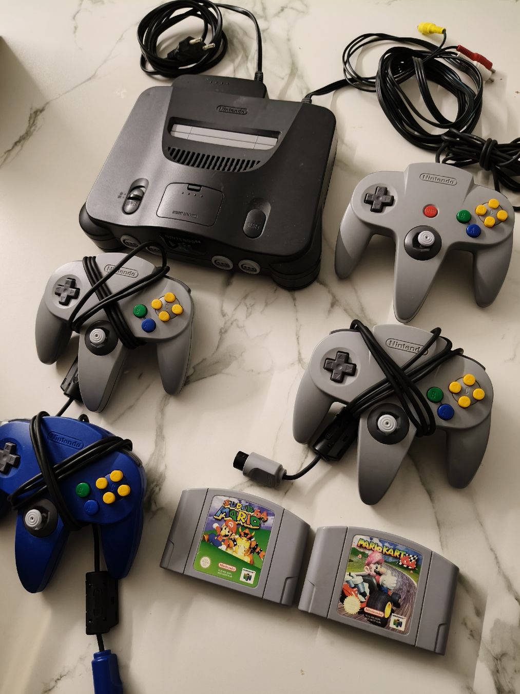 Nintendo Konsolen: Nintendo 64 Konsole mit 4 Controller und 2 Spiele TOP – Gebraucht aus Oensingen von ece_8k7q 3