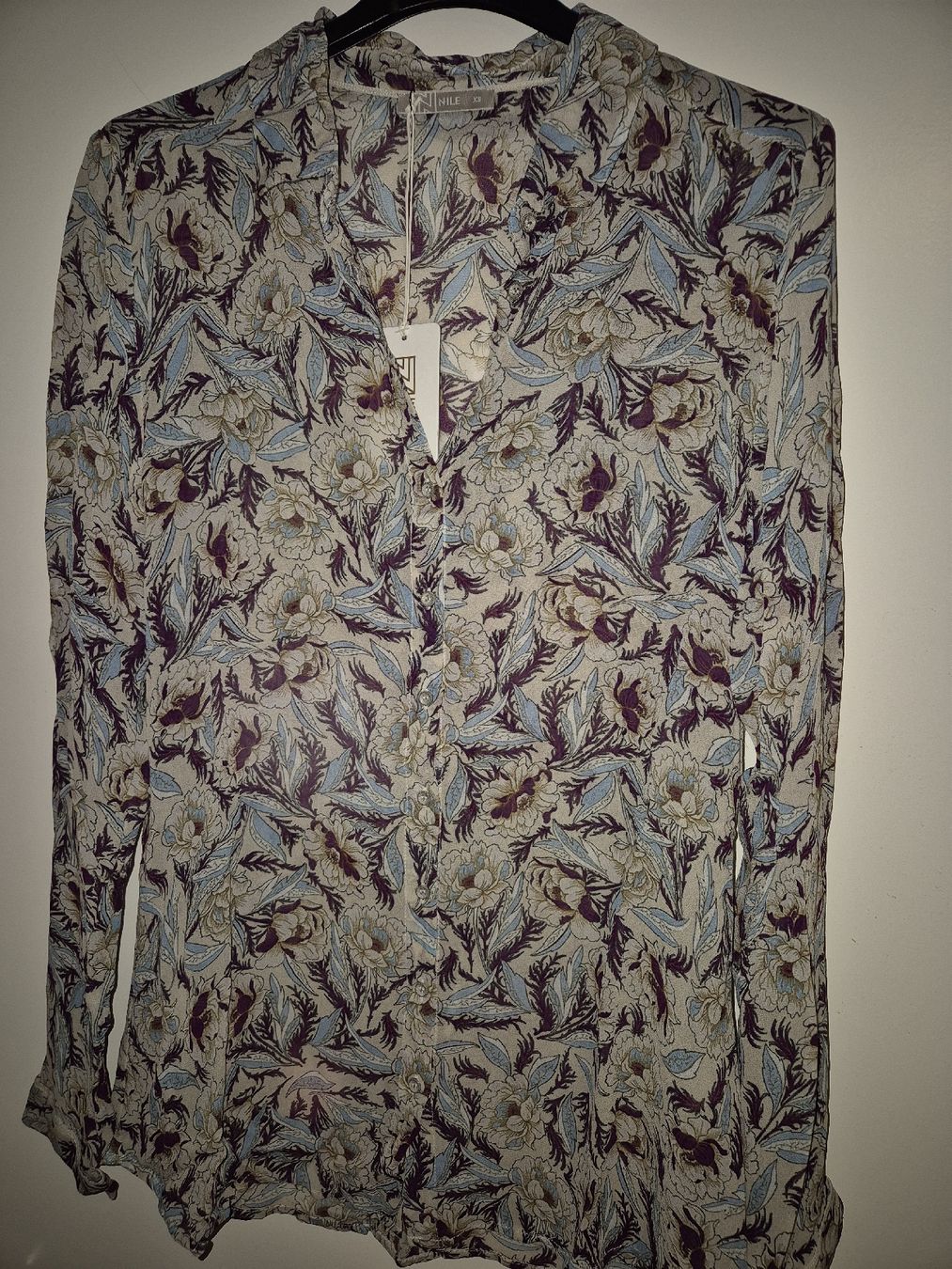 Nile Blusen: nile bluse, neu, gr. xs – Neu und originalverpackt aus Luzern von Ami-be